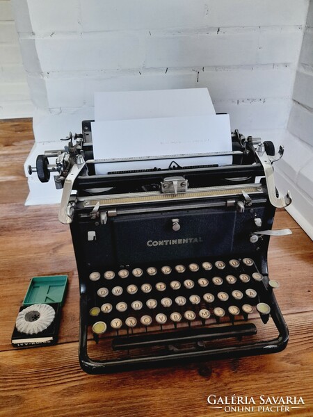 Régi Continental asztali írógép, nagyon szép állapotban, működik