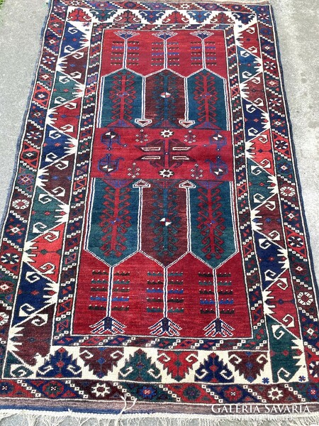 Large oriental Turkish hand-knotted carpet tapestry 120 x 192 cm