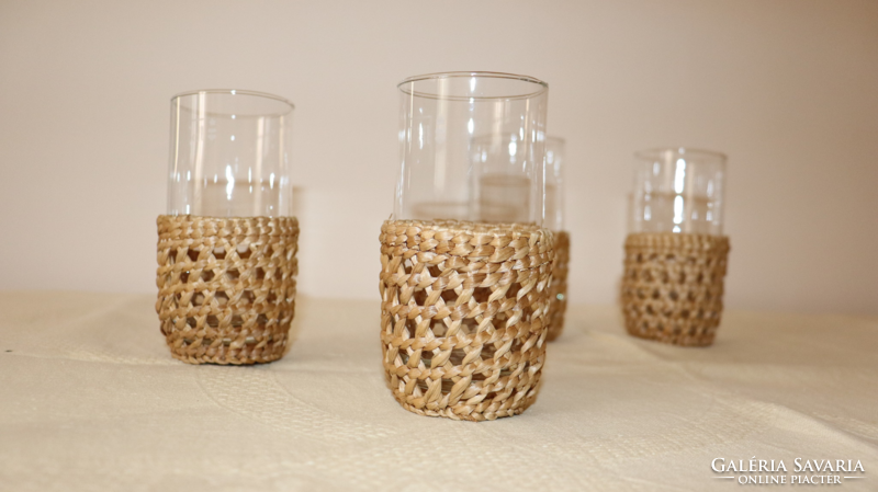 6 glass wine glasses with braided holder