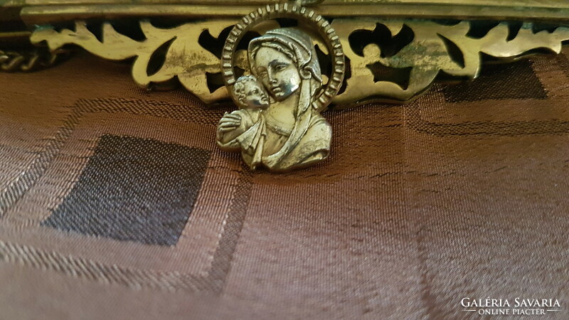 Vallási , aranyozott medál , Mária és a kis Jézus(szép állapotu   termék)