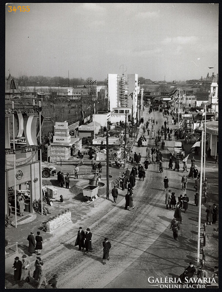 Nagyobb méret, Szendrő István fotóművészeti alkotása. Budapest, ipari vásár, kiállítás, 1930-as évek