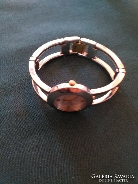 Fossil f2vintage women's bracelet watch.