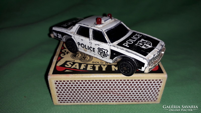 Retro majorette police / sonic flashers - chevy impala toy small car according to the pictures according to the pictures