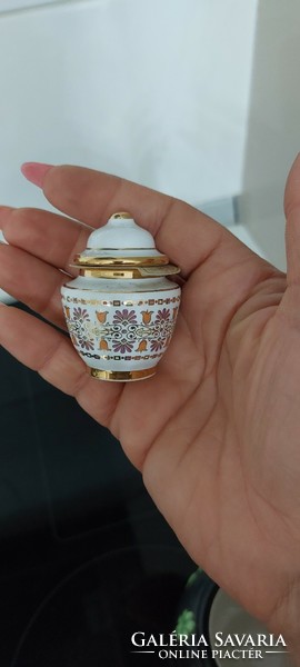 Mini porcelán tartó balzsammal
