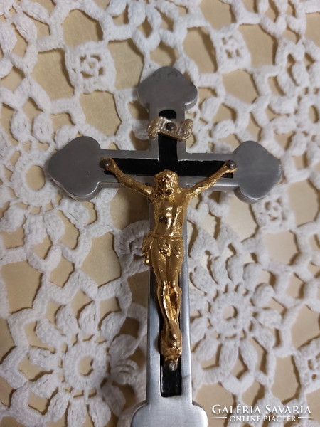 Table corpus, crucifix