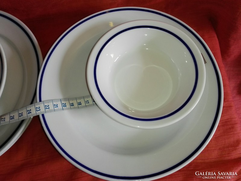 Zsolnay porcelán tányérok..."két személyes". 8db.