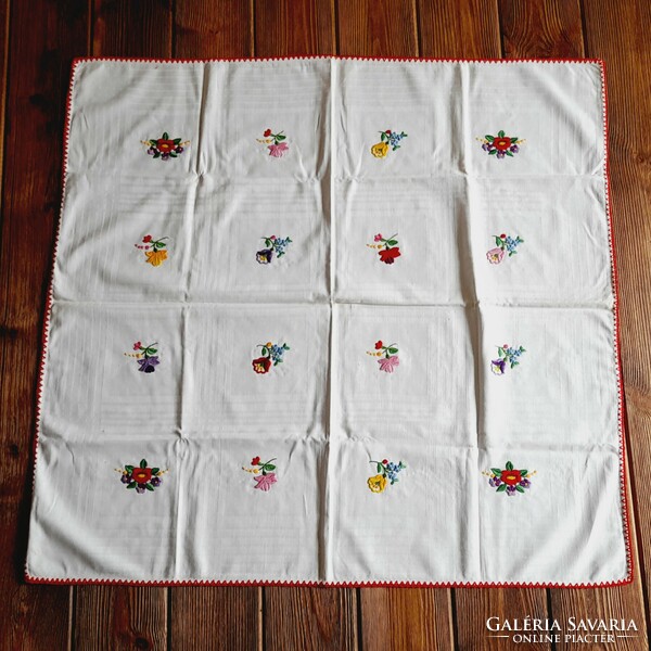 Embroidered tablecloth, 90 x 87 cm
