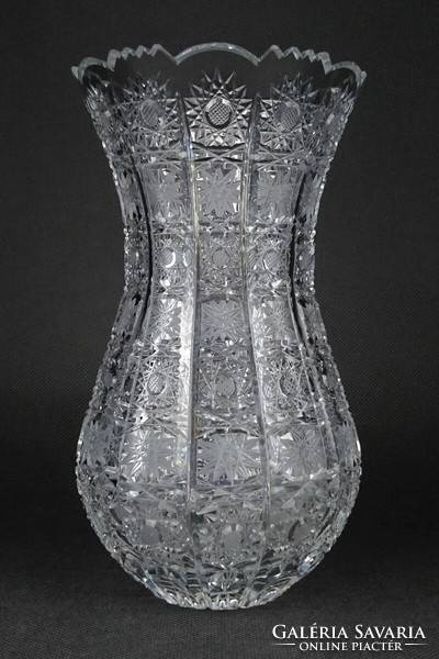 1N555 thick-walled beautiful crystal vase 20.5 Cm
