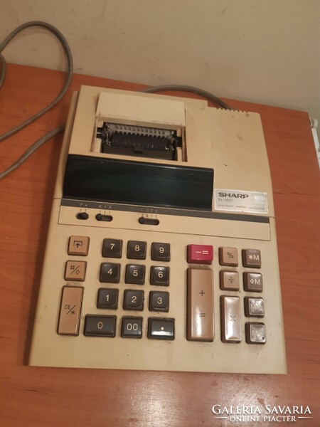 Sharp retro számológép