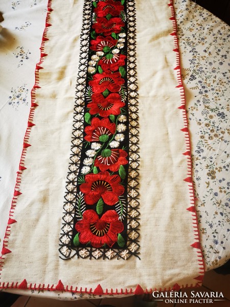 Kalotaszeg oval table runner 84 x 37 cm