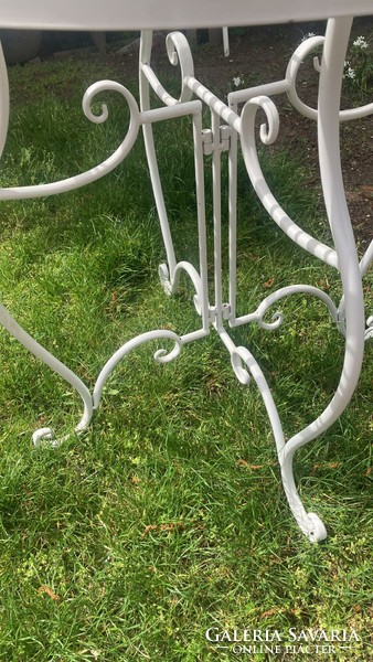 Garden metal table