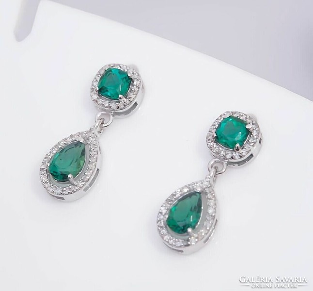 Emerald drop earrings with glasses. With certificate. New