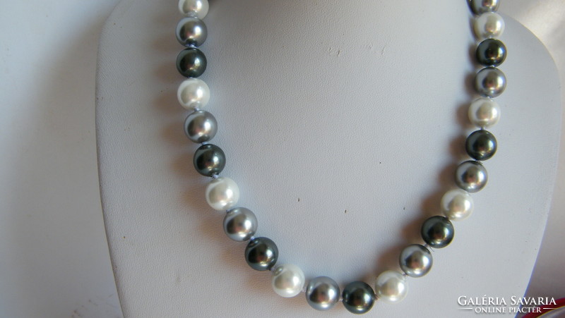 Large-eyed South Sea shell pearl