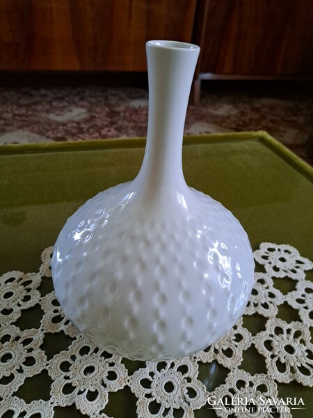 Fehér fényes mázas Meisseni porelán váza,  pocakos, Ludwig Zepner tervezőtől