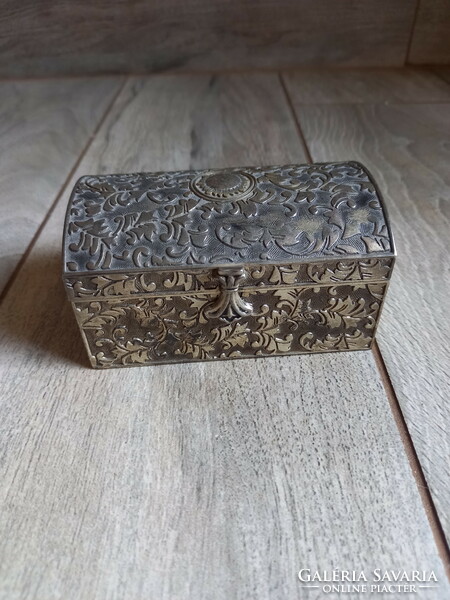 Luxurious old silver-plated jewelry box (10.5x7x5.5 cm)
