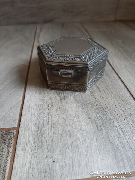Pazar régi hatszögű ezüstözött ékszertartó doboz (11,3x10,5x5 cm)