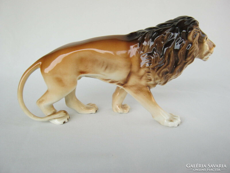 Royal Dux porcelán oroszlán