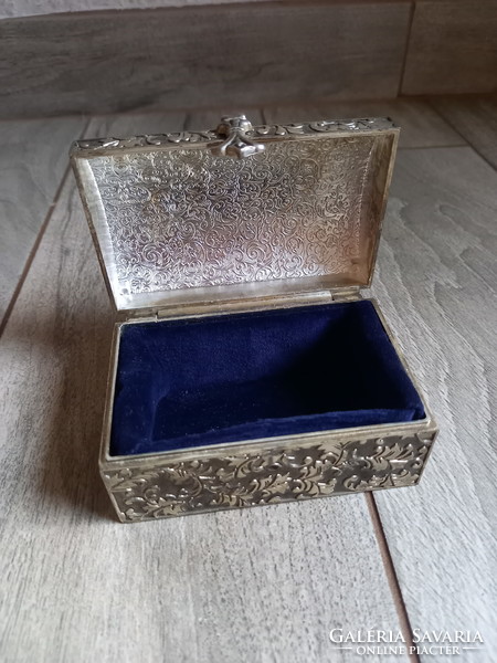 Pazar régi ezüstözött ékszertartó doboz (10,5x7x5,5 cm)