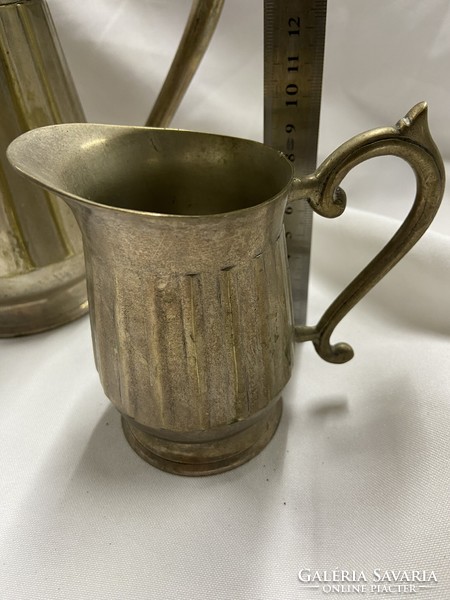 Metal jug and milk spout