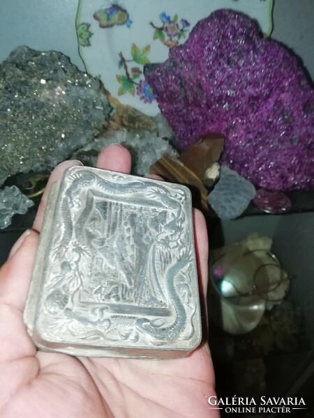 Antik díszes fém gyógyszeres a képeken látható állapotban