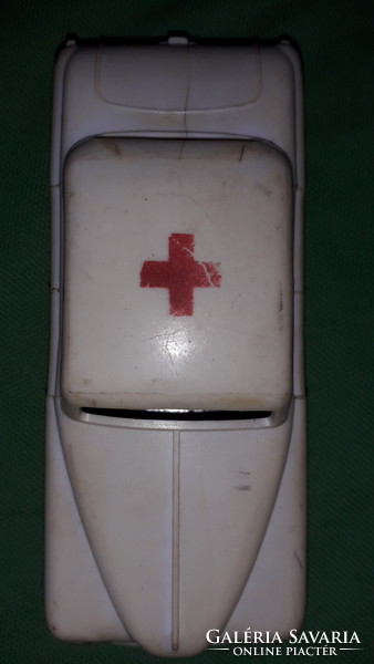 Régi Lemezárugyári ELZETT művek LENDÜLET bakelit kasznis mentő játékautó a képek szerint