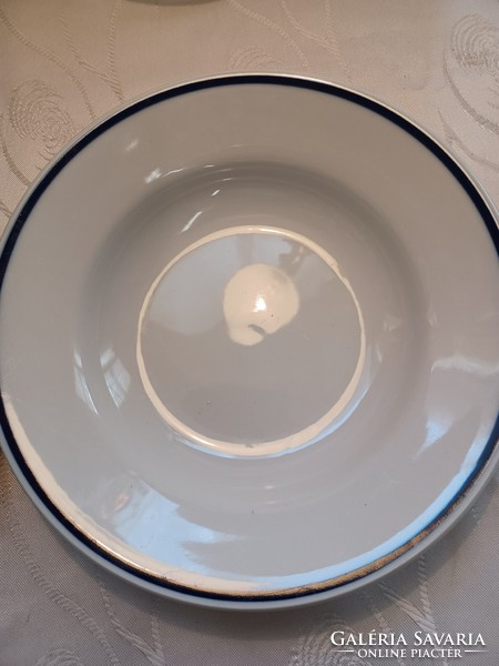 Zsolnay kék csikos tányérok