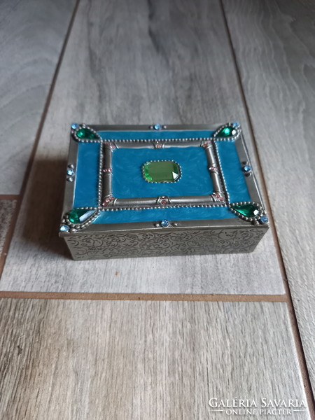 Pazar régi ezüstözött zománcozott ékszertartó doboz (10,3x7,2x3,3 cm)