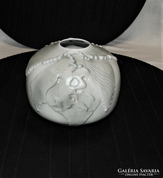 Bakó-hetey rosalia studio vase raven house porcelain