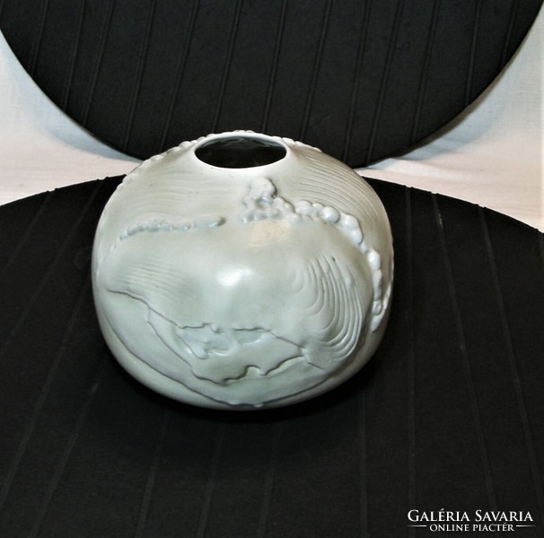 Bakó-hetey rosalia studio vase raven house porcelain