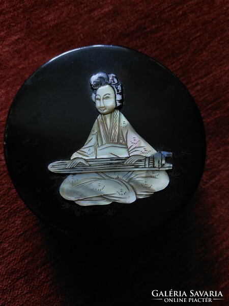 Asian jewelry box with mother-of-pearl inlay
