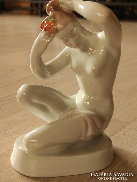 Bathing, kneeling female nude - aquincum Budapest porcelain