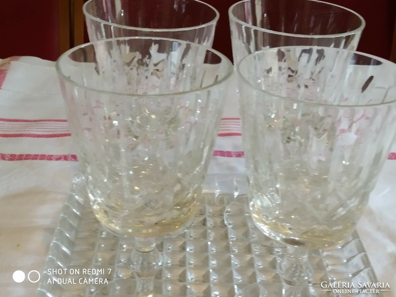 4 darab kristály pohár üveg tálcával