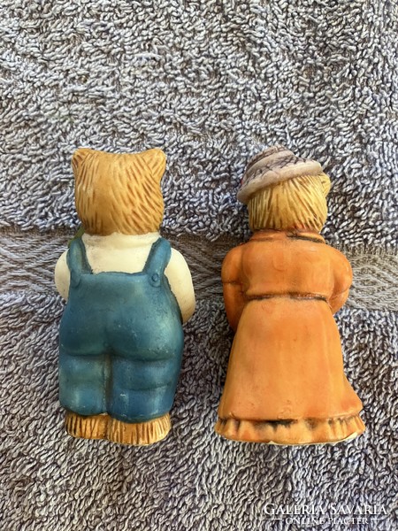 Couple of Beatrix potter-type figurines