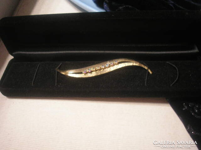 Large 10.5cm pin with decorative box, gilded claw socket, 8 jewels, sold as a gift