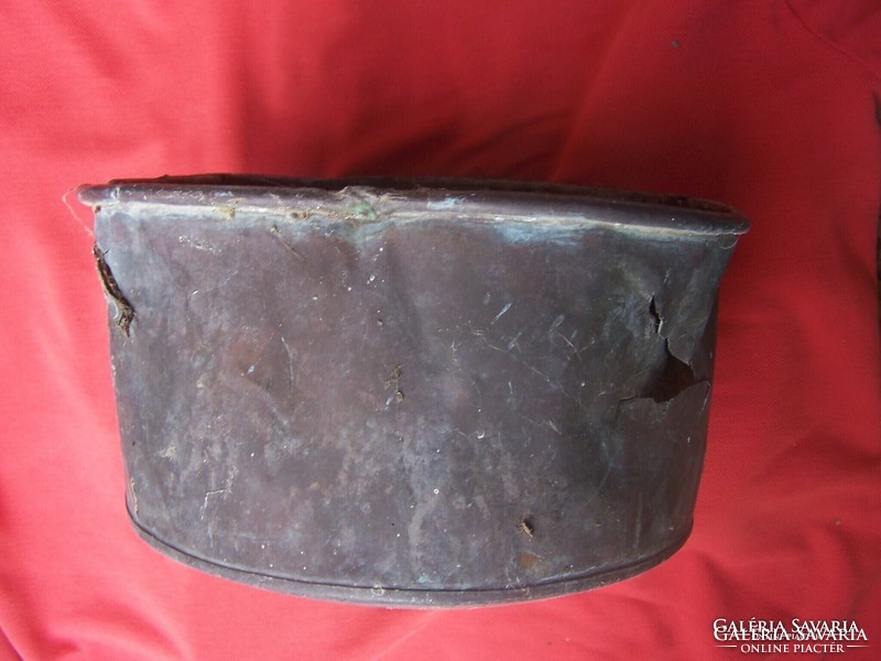 Antique Turkish cauldron xviii. Century red copper, 24 x 13 cm damaged, deformed. To the expert of the national museum