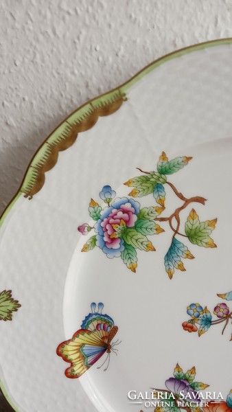 Victoria pedestal cake plate from Herend