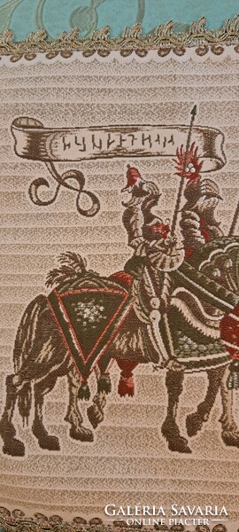 Középkori lovagos gobelin terítő, brokát terítő ritkaság (M3985)