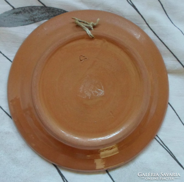 Sárospataki ceramic wall plate, flower pattern 1. (Dark brown, white, leaf pattern)