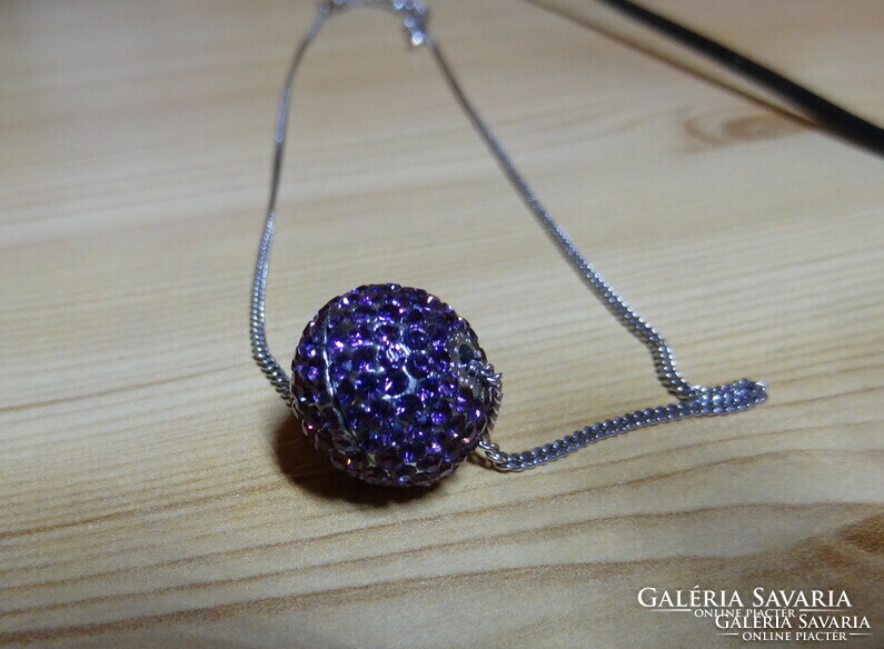 Gorgeous purple swarovski ball pendant necklace.