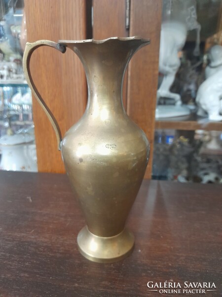 Copper pitcher, spout. 18.5 Cm.