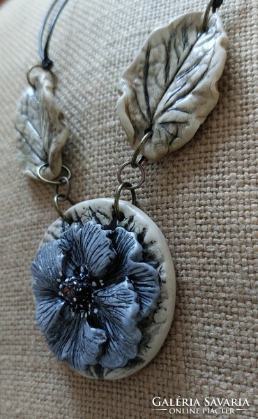 Floral pendant/necklace 3d