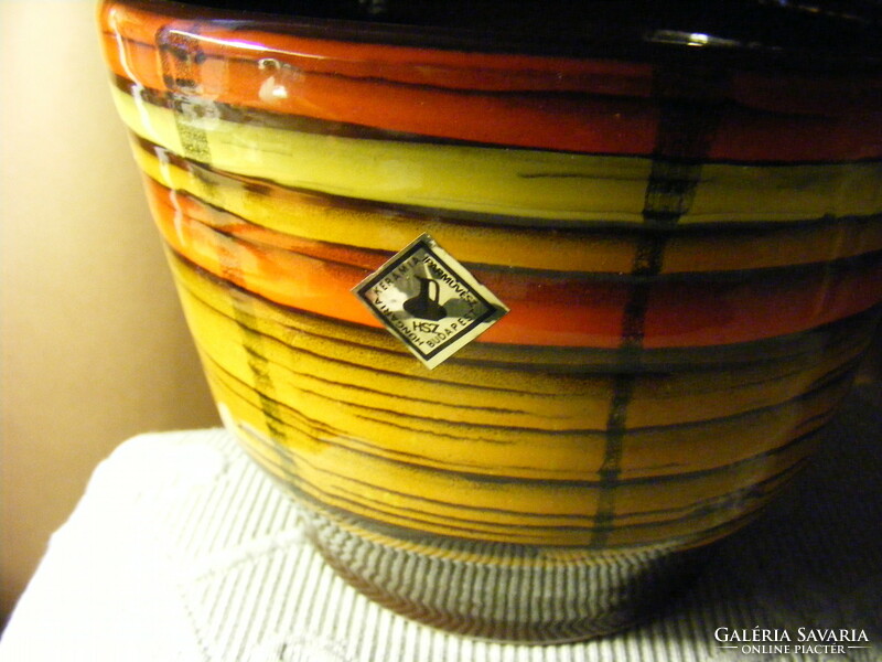 Retro applied art ceramic bowl