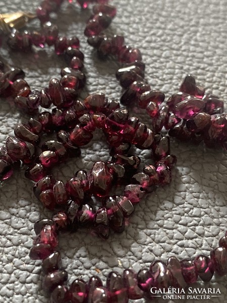 Garnet string of pearls 42 cm