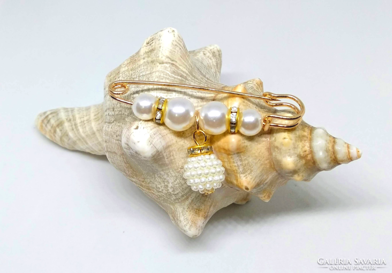 Multi-functional white pearl brooch 1