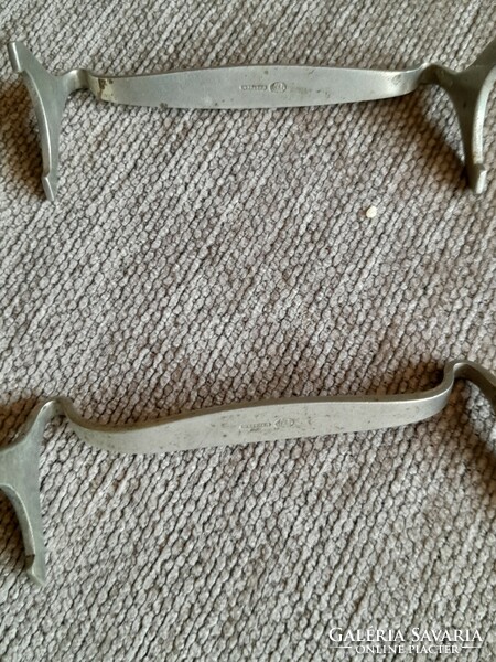 2 knife holders (wellner mark)