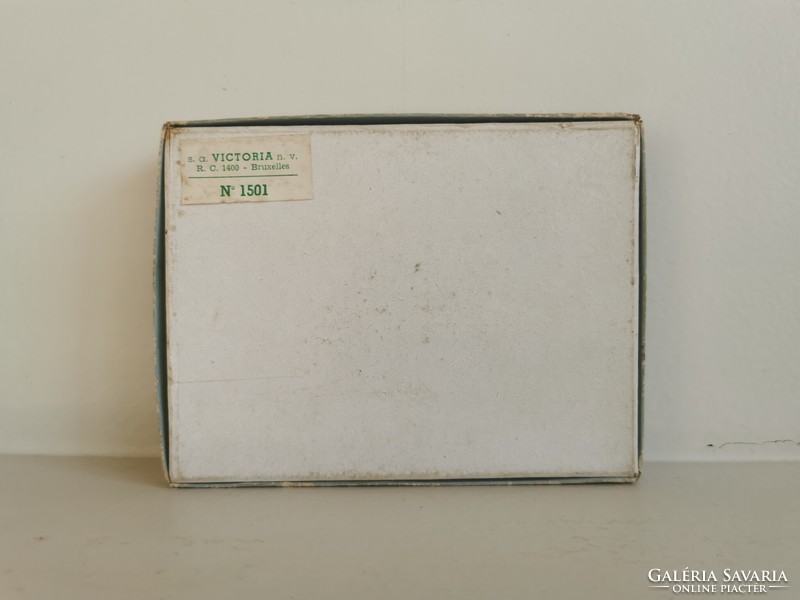 S.A. Victoria n.V. R. C. 1400 - Bruxelles no. 1501 Paper box 15.5x12x2.5 cm
