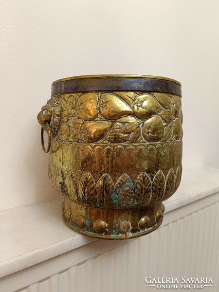 Antique kaspó patina embossed brass lion head flower holder 978 7640
