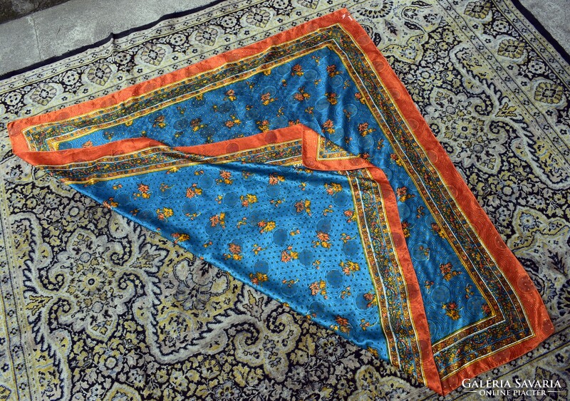 Silk scarf, puteri naina, 110 x 106 cm