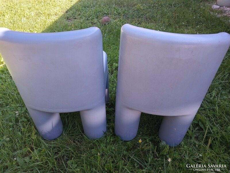 Plastic garden children's chair can be negotiated in pairs