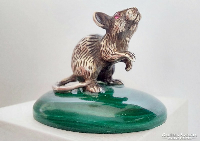224T.Ritka Fabergé miniatűr patkány Rubin szemekkel, Malachit talpon